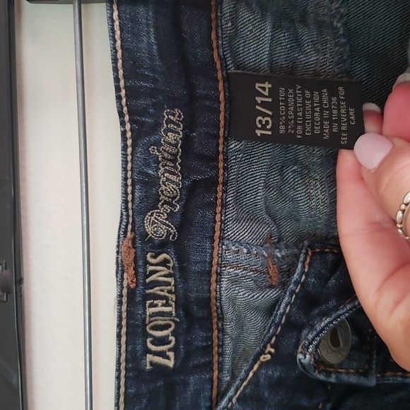 Zco jeans midrise stretch jeans, flare, dark wash, fading, women's size… - Picture 4 of 7